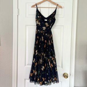 Wilfred Beaune pleated dress in Cardamom